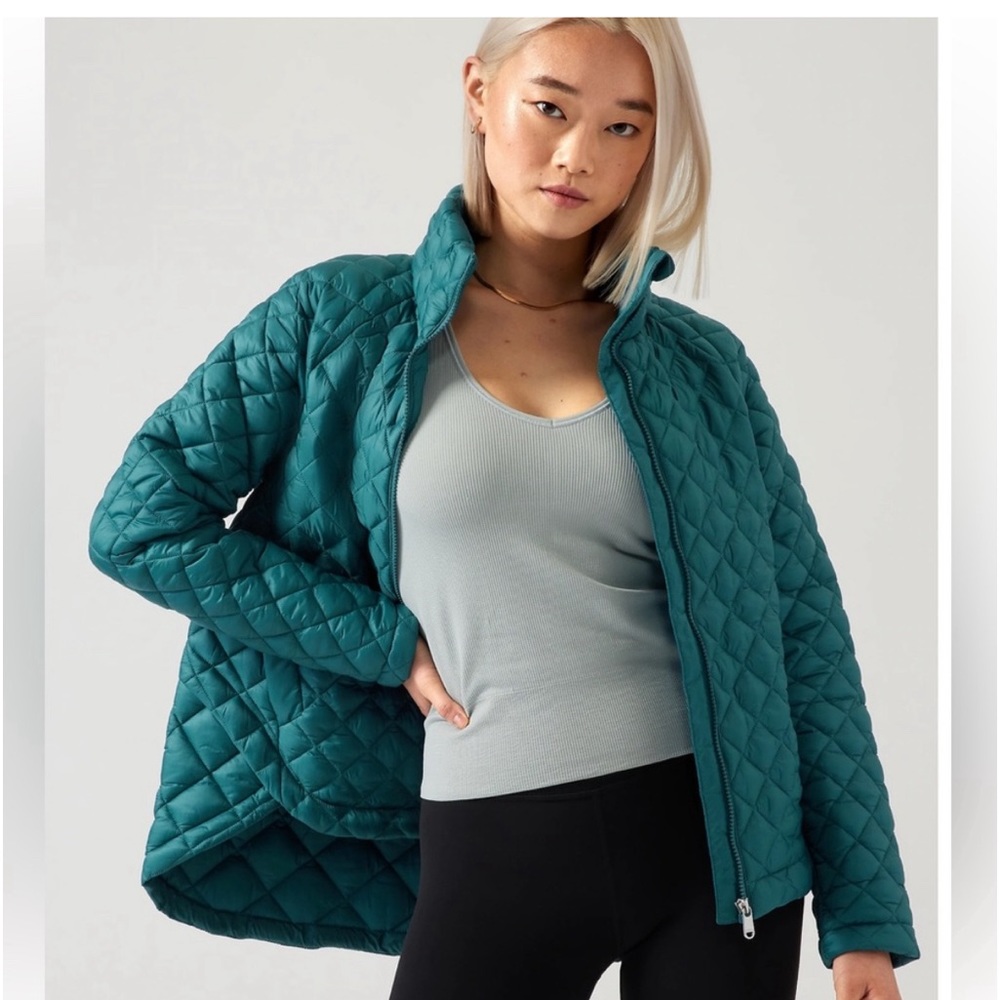 Athleta Whisper Featherless insulated jacket NWOT size medium